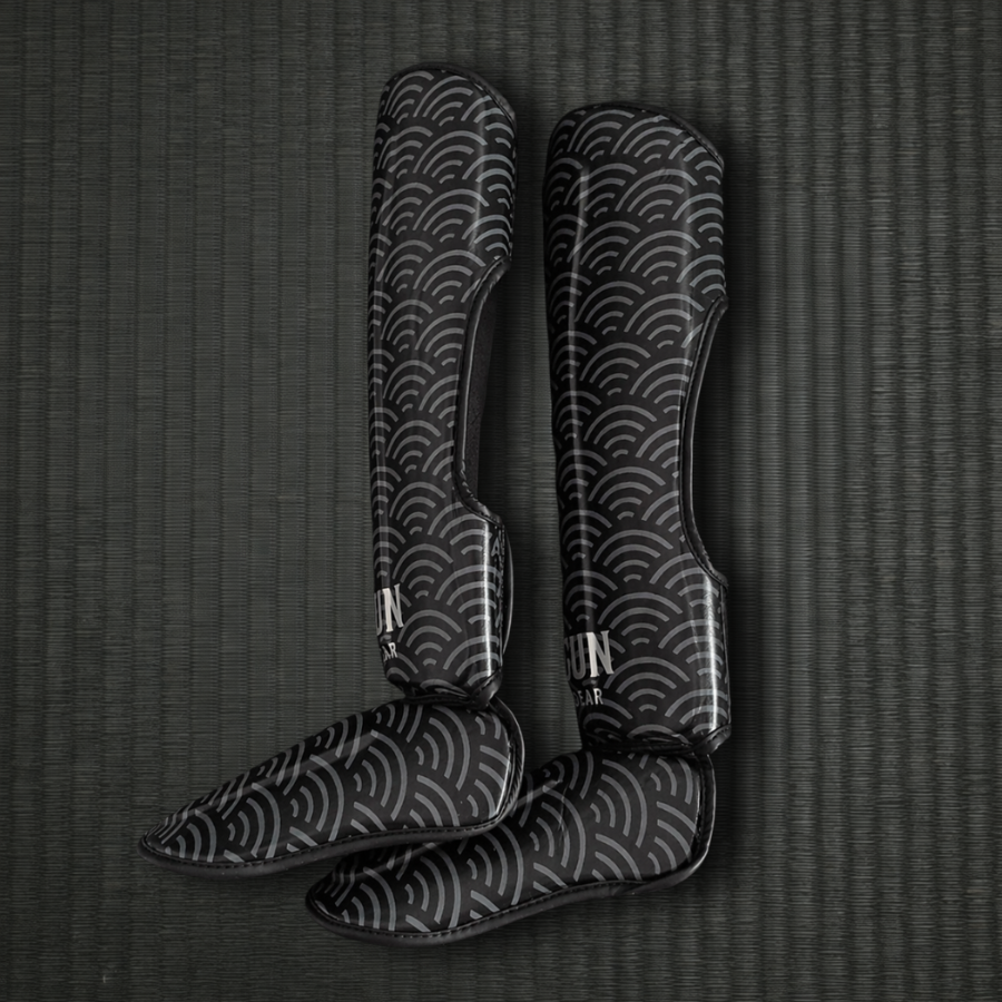 BLACK WATER SERIES SHIN GUARDS